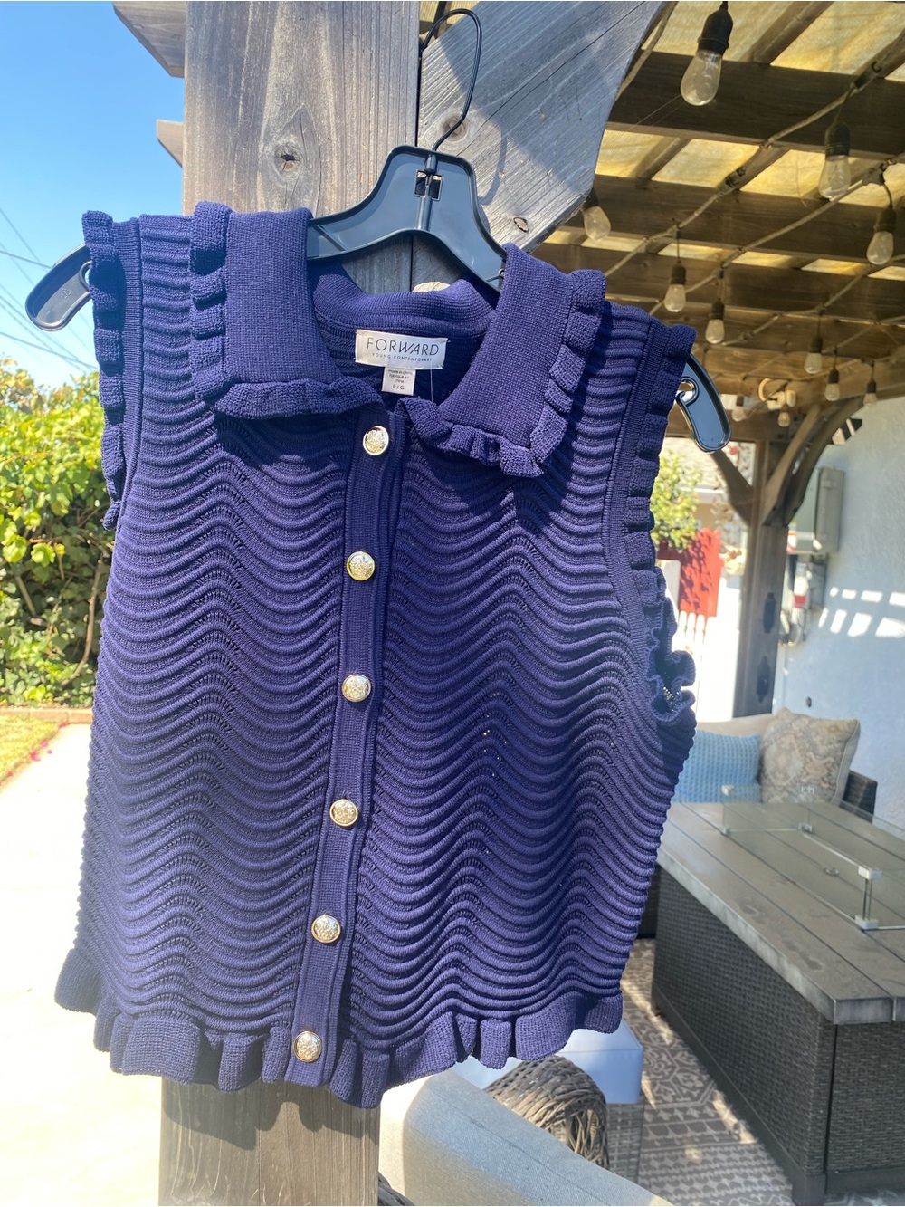 Forward Navy Sleeveless Ruffle Knit Button Front Vest Top SZ L NWT